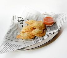 Наночебуреки с беконом и сыром моцарелла