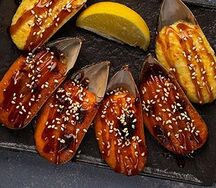 Мидии в спайси-соусе