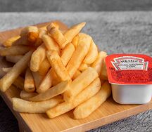 Картофель фри с соусом