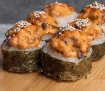 Ролл запеченный с угрем и лососем