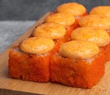 Ролл запеченный с мидиями