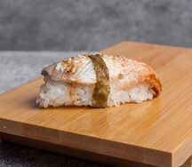 Суши с угрем