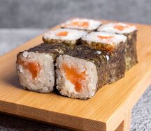 Ролл мини с лососем