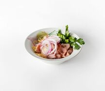 Сытный салат из свинины