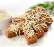 Гренки с пармезаном