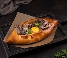 Аджарский хачапури с мраморной говядиной