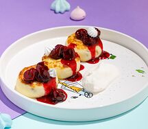 Сырники с вишневым вареньем