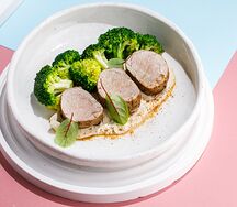 Медальоны из телятины с грибным соусом