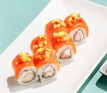 Ролл с лососем и креветкой темпура