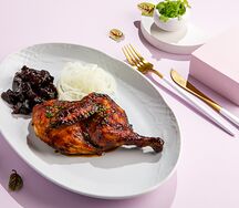 Запеченный цыпленок с вяленой свеклой в соусе ткемали