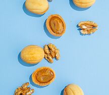 Орешки с вареной сгущенкой