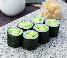 Ролл с авокадо