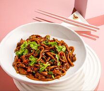 Лапша чаджанмен с курицей