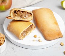Штрудель с яблоком и грецким орехом