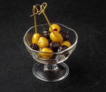 Маслины и оливки