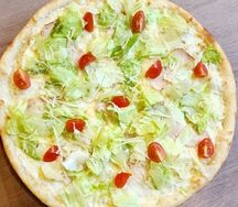 Пицца Цезарь c курицей