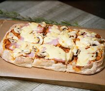 Пицца Римская с ветчиной и гриба