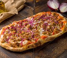 Пицца с тунцом 