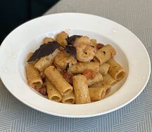 Ригатони с креветками