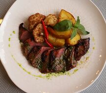 Стейк из говядины по-деревенски
