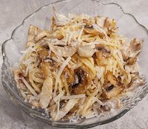 Паста с курицей и грибами