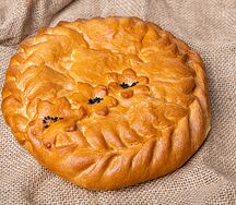 Пирог со свининой, говядиной и картофелем