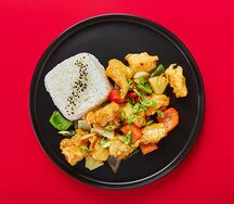 Курица в кисло-сладком соусе с ананасами