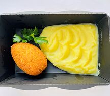 Котлета по-киевски с картофельным пюре