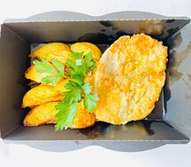 Шницель по-венски с запеченным картофелем