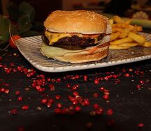 Бургер говяжий детский с фри