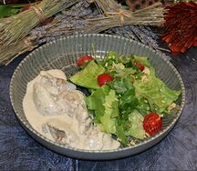 Теплый салат с куриной печенью