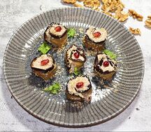 Рулетики из баклажанов с орехами