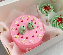 Капкейки и торт Лягушки с манго и маракуйей