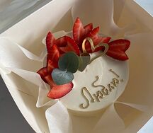 Торт со свежей клубникой