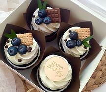 Капкейки на день рождения с голубикой 