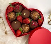 Пирожное Картошка с клубникой  