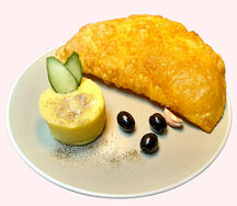 Чебурек с картофельным пюре