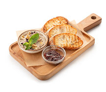 Паштет куриный с луковым конфитюром