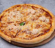 Пицца с креветками