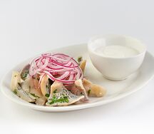 Грузди со сметаной