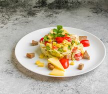 Салат Цезарь с курицей