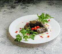 Долма из винoградных листьев