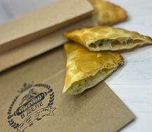 Чебуреки с сыром моцарелла и зеленью