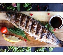 Форель радужная на мангале с овощами