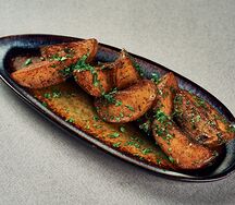 Картофель по-деревенски с розмарином