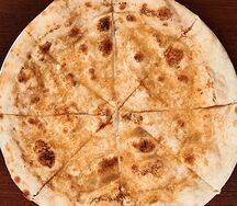 Фокачча с чесночным маслом и пармезаном