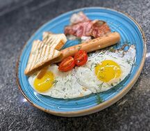 Английский завтрак с сосисками