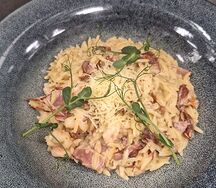 Ризони с беконом и креветками