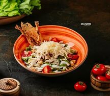 Салат Цезарь с курицей
