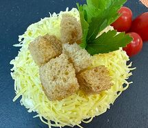 Салат с курицей и ананасом
